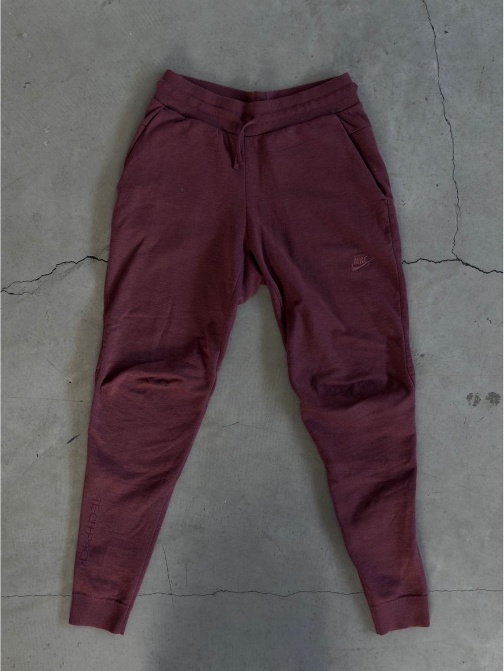 Nike / Tech Pack Therma-FIT ADV Joggers / Burgundy / Men's S